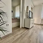Break - Private Garage, Ac, Balcony Apartmán