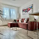 Apartmán Break - Private Garage, Ac, Balcony