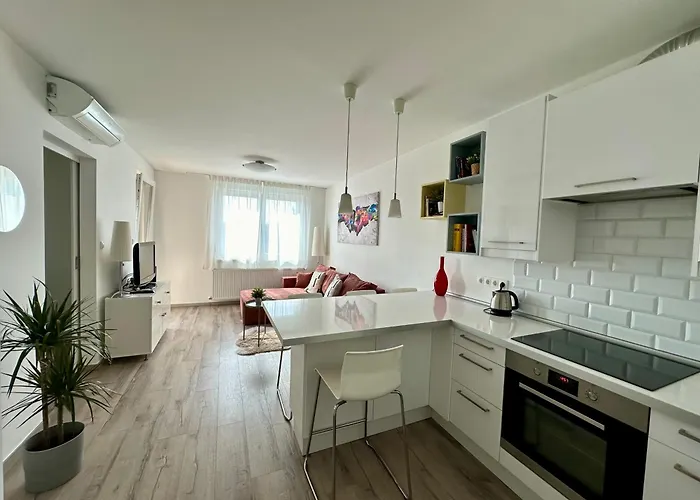 Break - Private Garage, Ac, Balcony Budapest