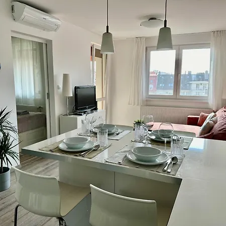 Break - Private Garage, Ac, Balcony Budapesta