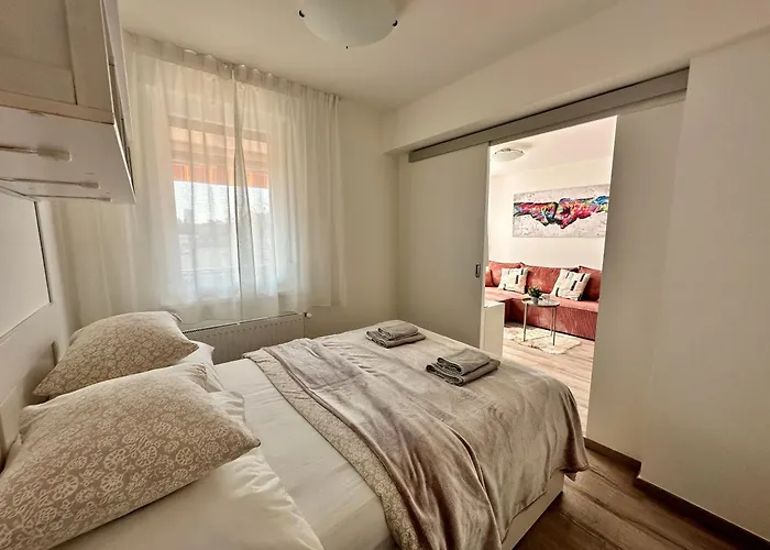 Break - Private Garage, Ac, Balcony
